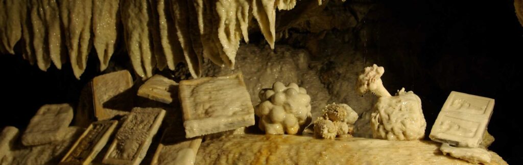 visiter les grottes petriffiantes