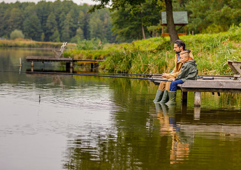 peche en famille proche du camping